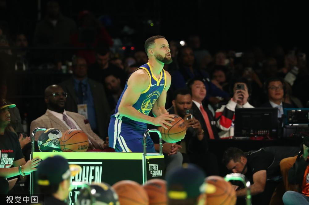 拥有豪华的 拥有豪华的