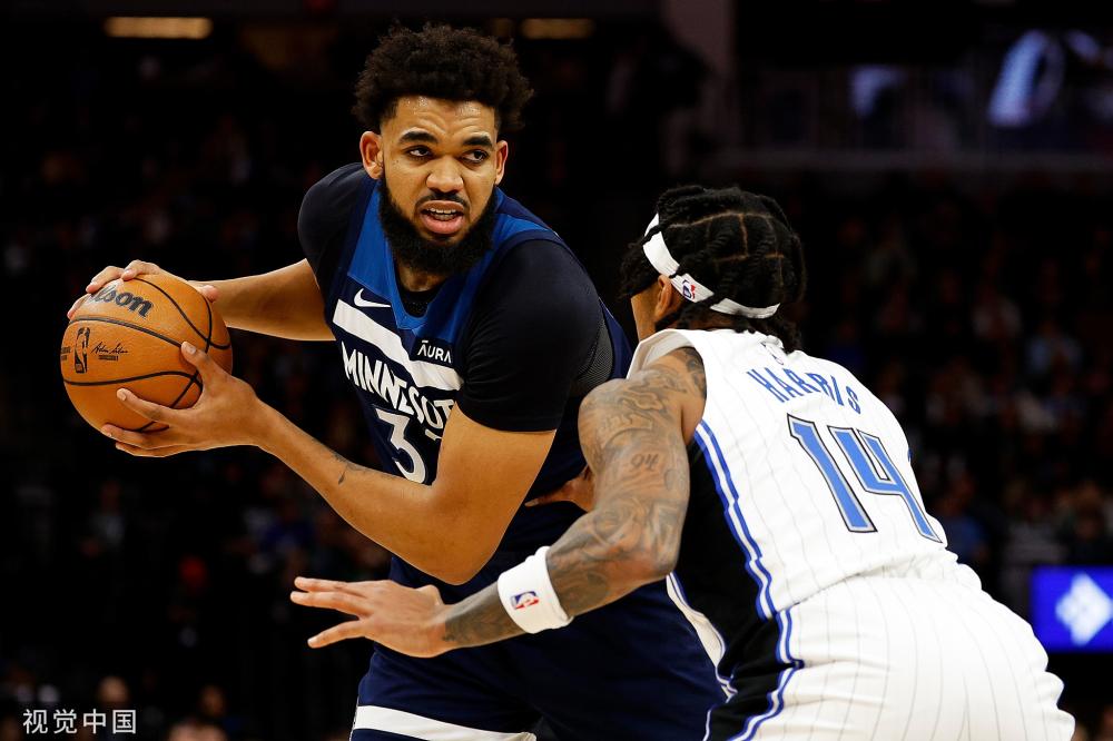 足球场上每 足球场上每