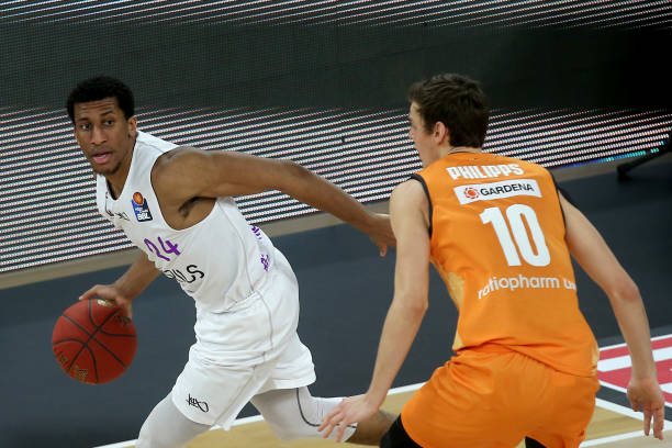 速反击上显 速反击上显